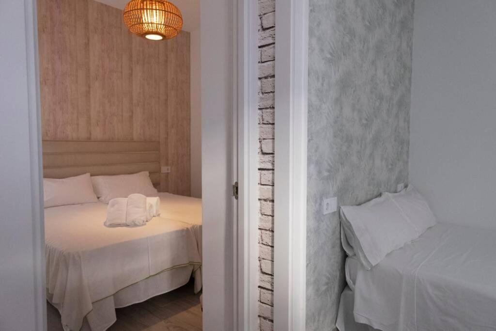 Magnifico Apartamento En Los Remedios Севилья Экстерьер фото