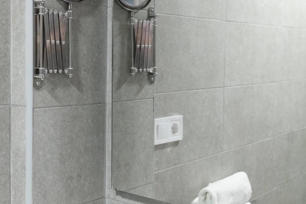 Magnifico Apartamento En Los Remedios Севилья Экстерьер фото